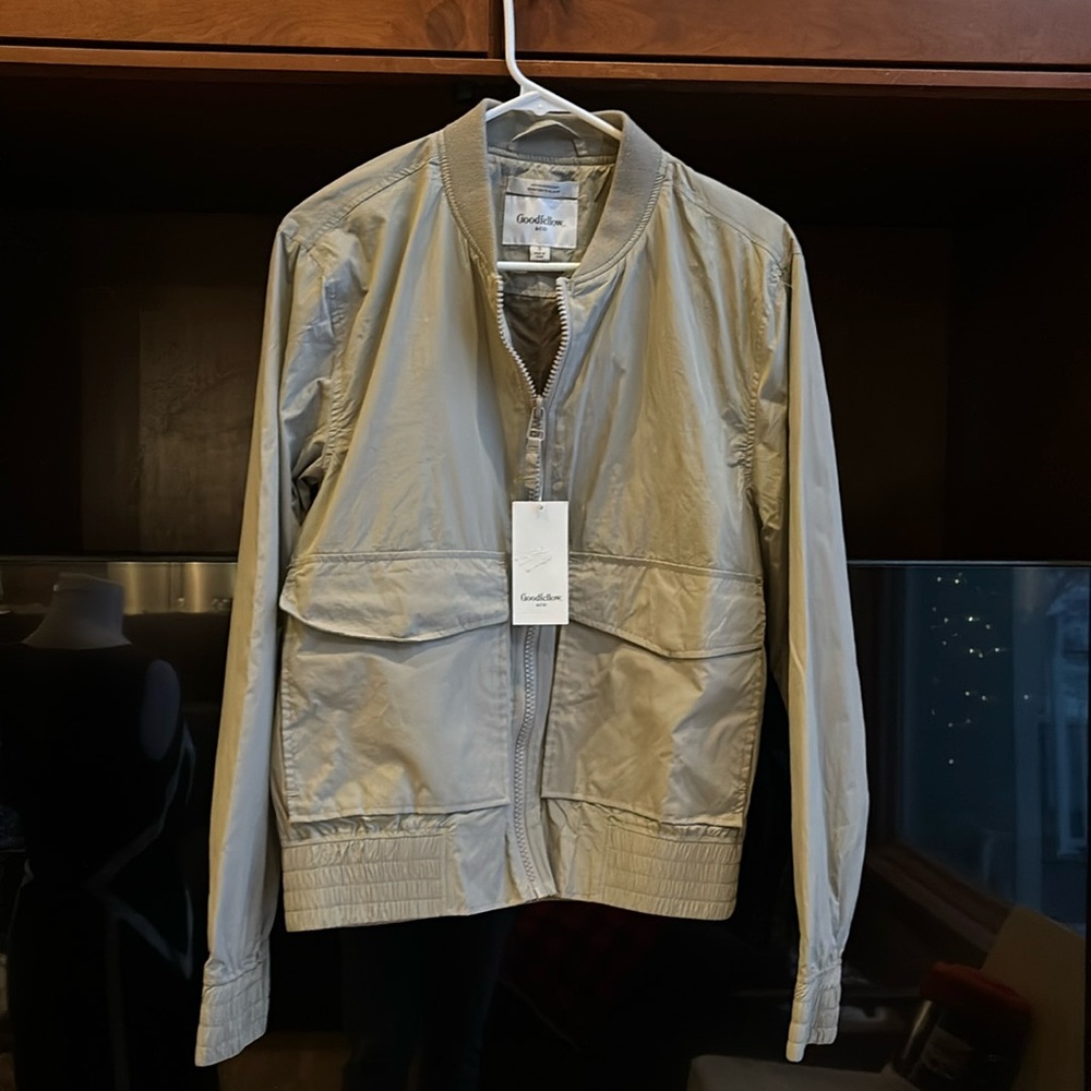NWT Goodfellow & Co Nylon Water Resistant Mens Baseball Style Jacket Sz Sm Tan